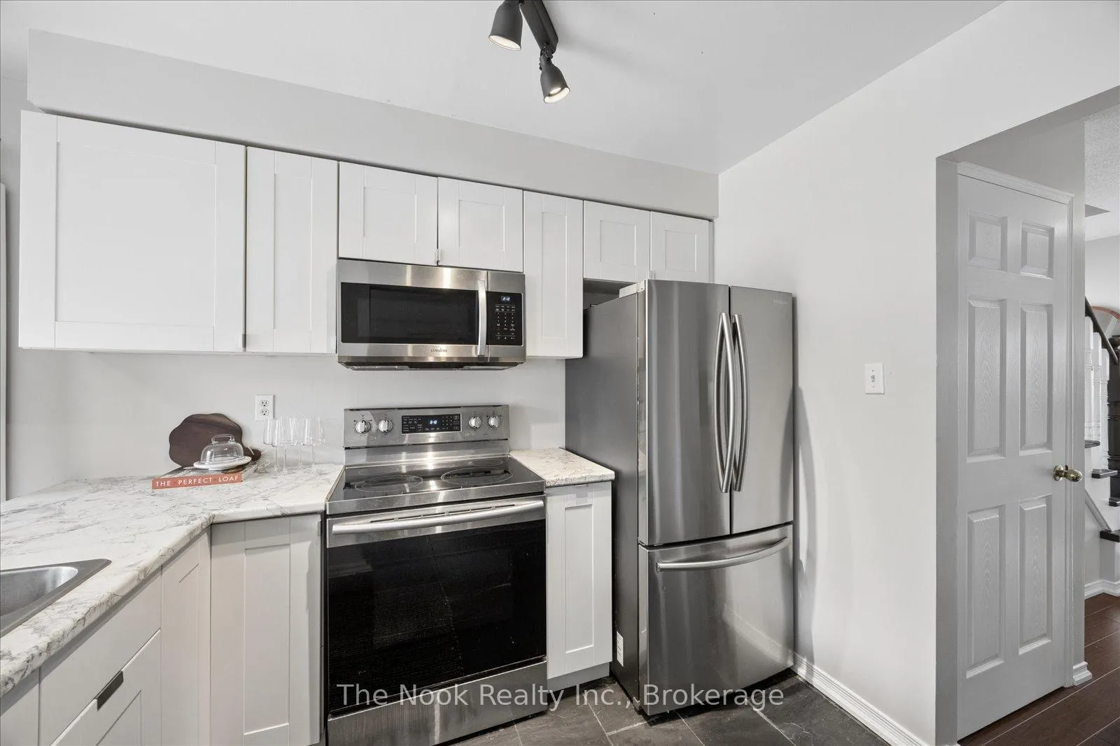 Photo 10 of 77 Somerscales Drive, Clarington, Bowmanville — HOMEH