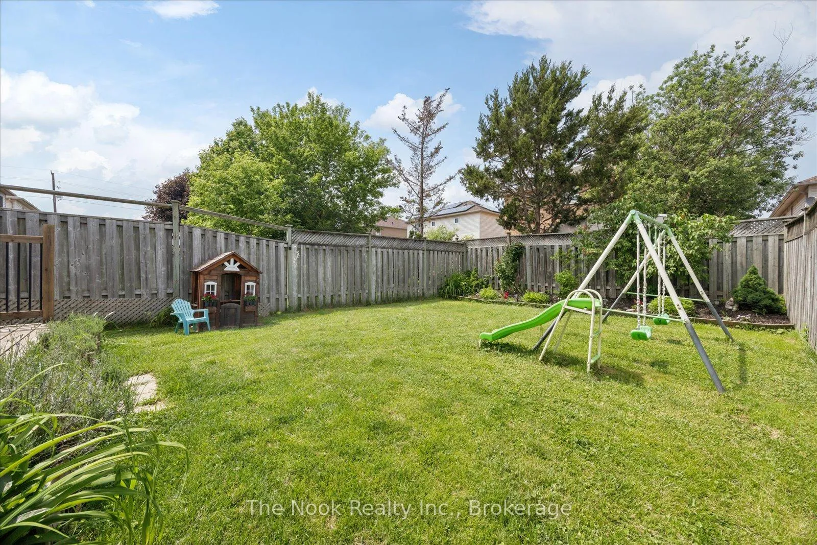 Photo 19 of 77 Somerscales Drive, Clarington, Bowmanville — HOMEH