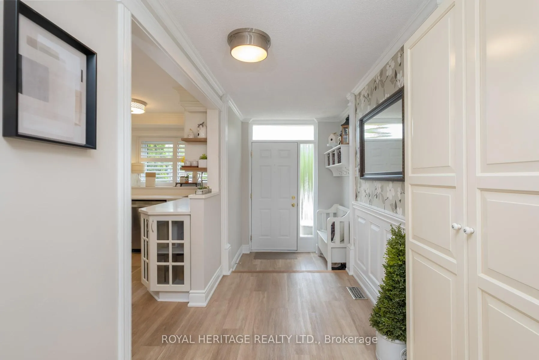 Photo 3 of 1761 Foleyet Crescent, Pickering, Liverpool — HOMEH