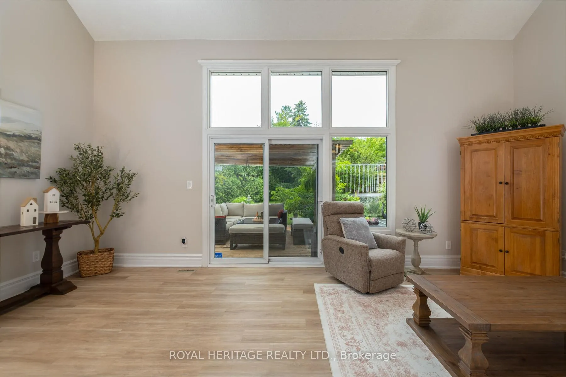 Photo 11 of 1761 Foleyet Crescent, Pickering, Liverpool — HOMEH