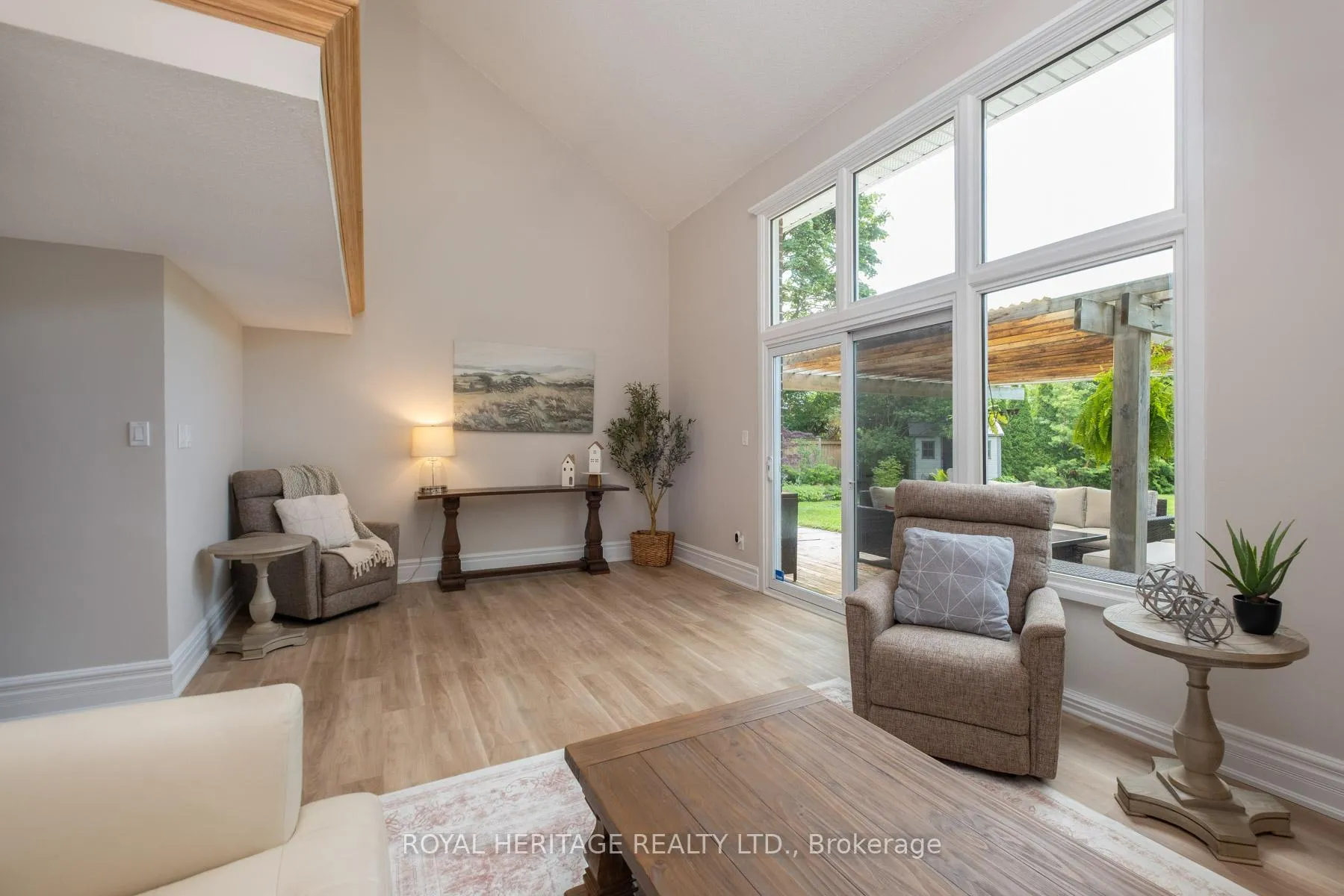 Photo 15 of 1761 Foleyet Crescent, Pickering, Liverpool — HOMEH