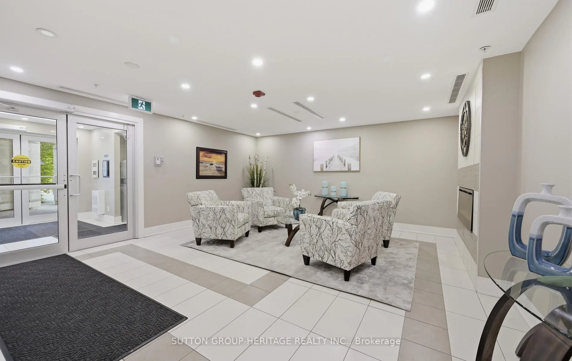 Photo 4 of Unit 213, 680 Gordon Street, Whitby, Port Whitby — HOMEH