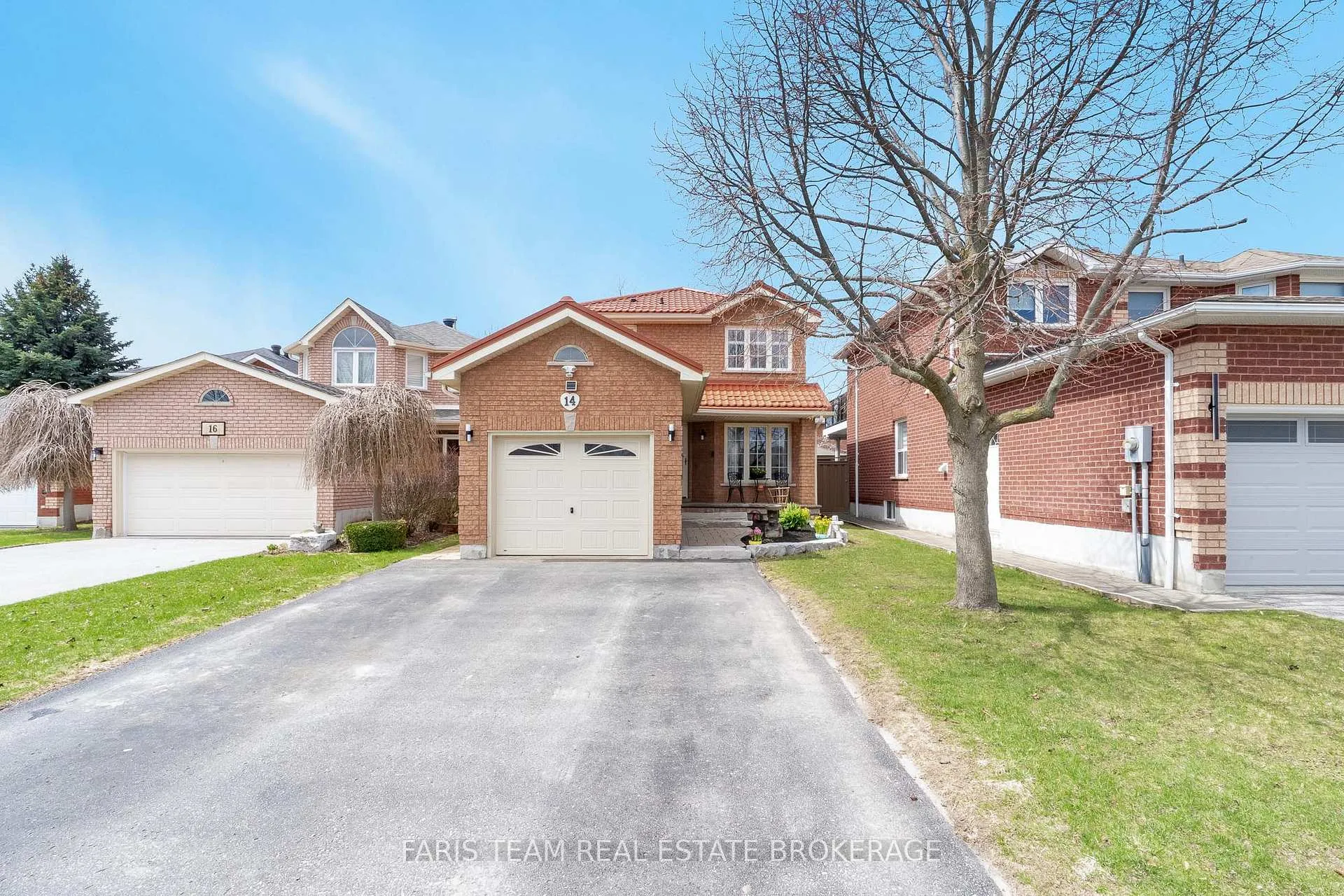 Photo 4 of 14 Nightingale Crescent, Barrie, Painswick South — HOMEH