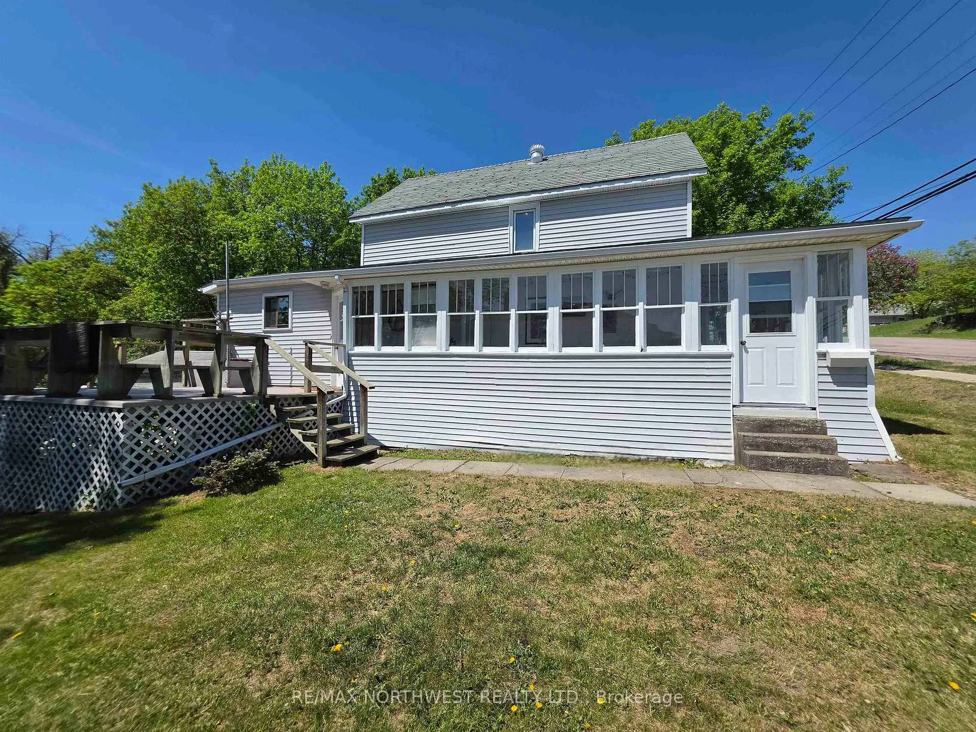 Photo 2 of 409 Third Street North, Kenora, North End — HOMEH