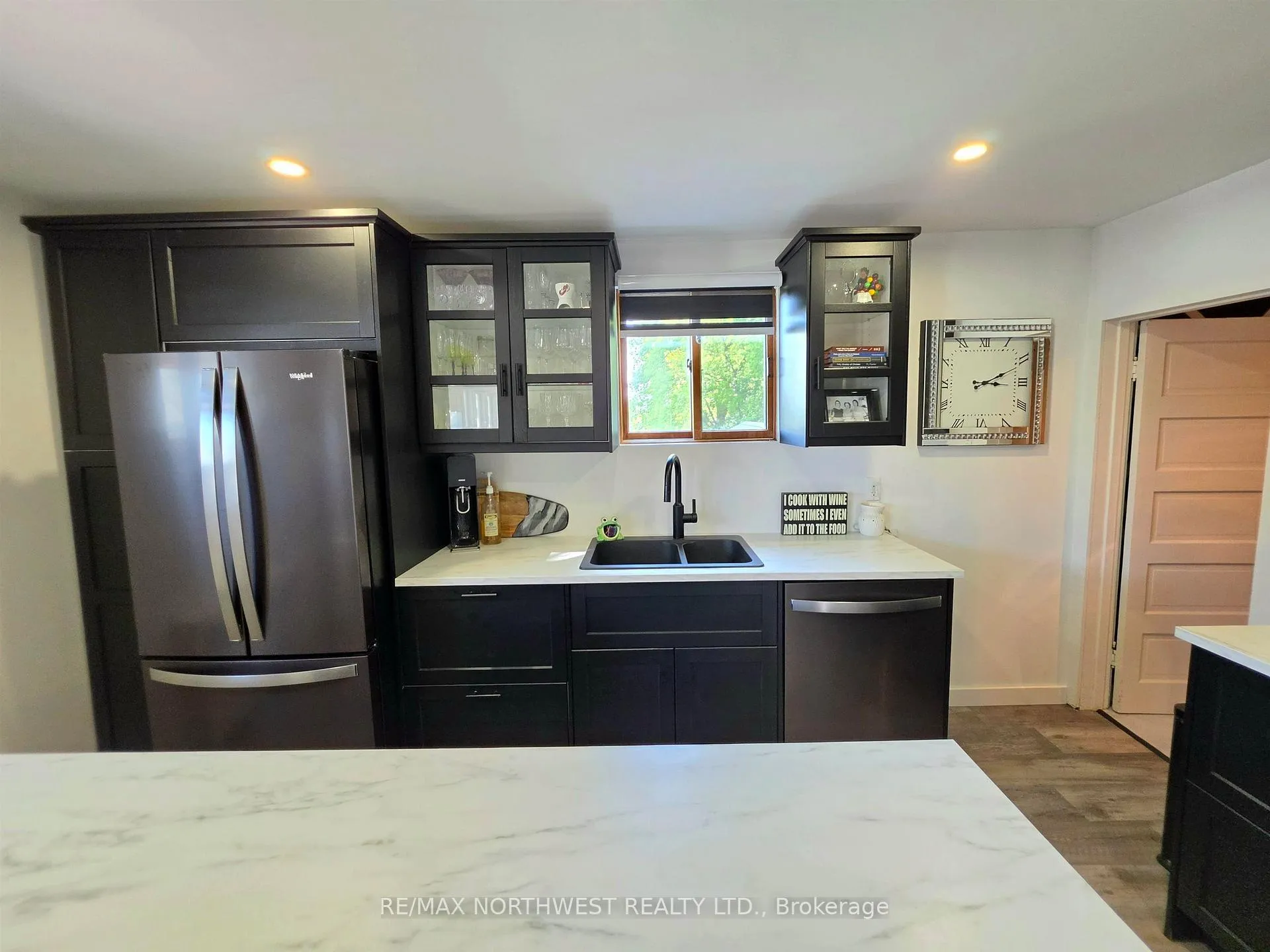 Photo 5 of 409 Third Street North, Kenora, North End — HOMEH