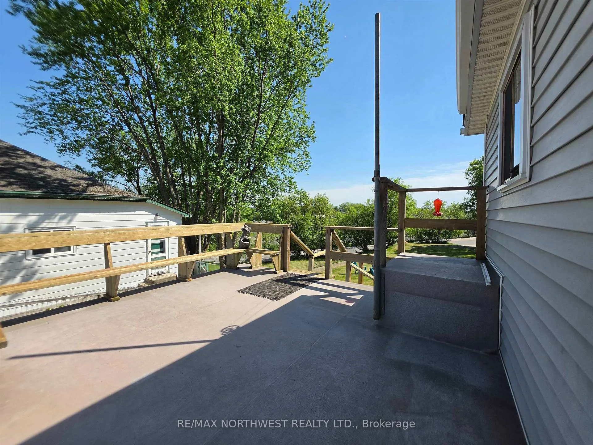 Photo 36 of 409 Third Street North, Kenora, North End — HOMEH