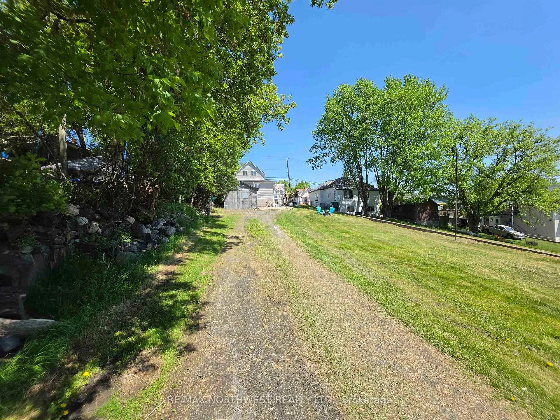 Photo 38 of 409 Third Street North, Kenora, North End — HOMEH