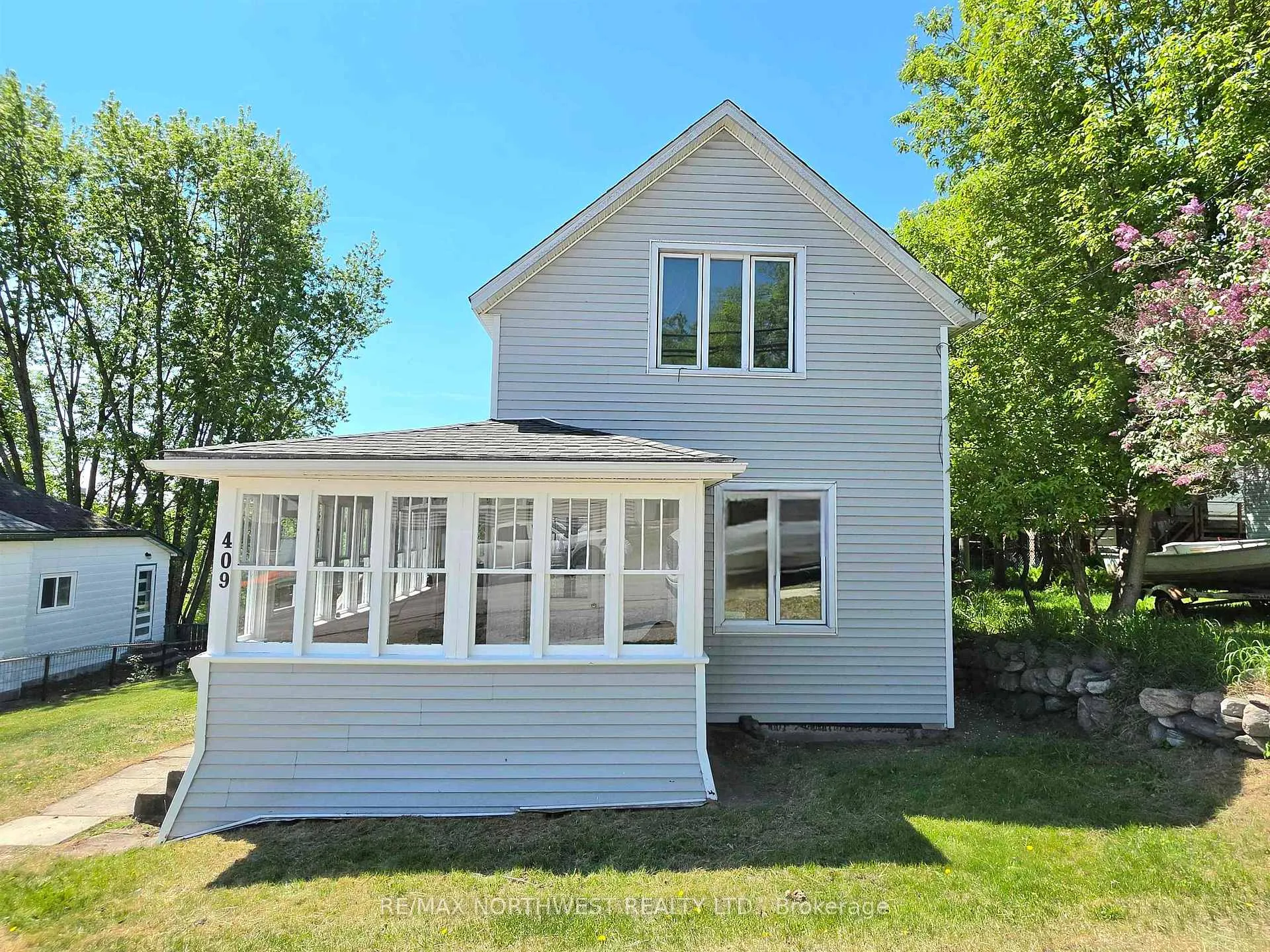 Photo 39 of 409 Third Street North, Kenora, North End — HOMEH
