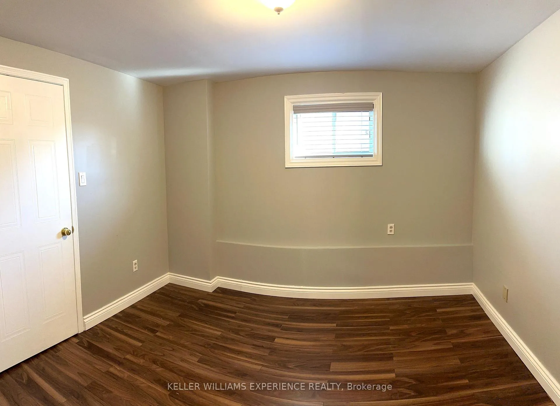 Photo 6 of Unit Main, 13 Rundle Crescent, Barrie, Holly — HOMEH