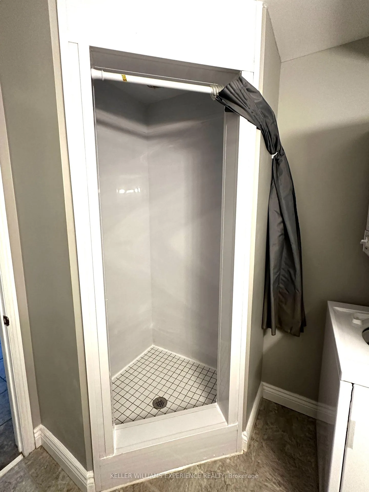 Photo 11 of Unit Main, 13 Rundle Crescent, Barrie, Holly — HOMEH
