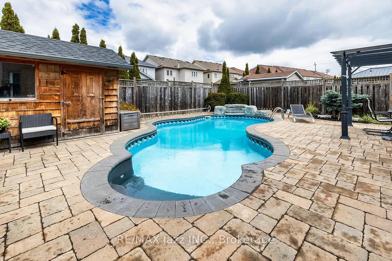 Photo 3 of 174 Southfield Avenue, Clarington, Courtice — HOMEH