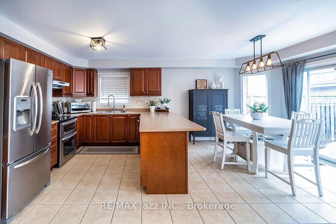 Photo 18 of 174 Southfield Avenue, Clarington, Courtice — HOMEH