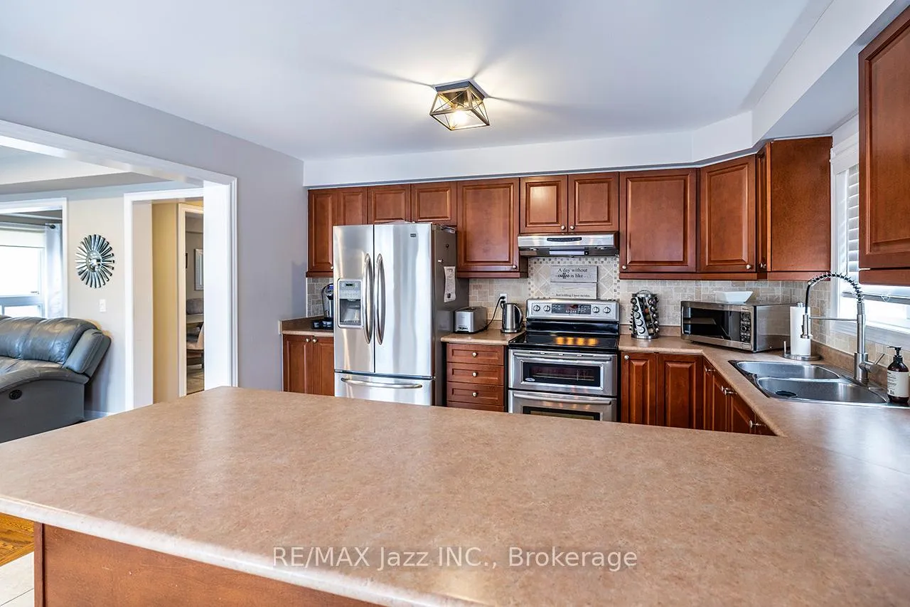 Photo 19 of 174 Southfield Avenue, Clarington, Courtice — HOMEH