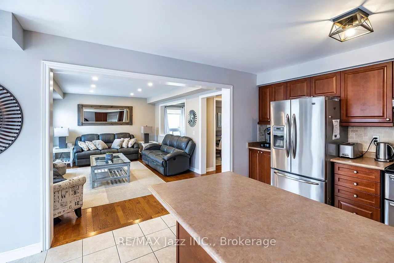 Photo 20 of 174 Southfield Avenue, Clarington, Courtice — HOMEH