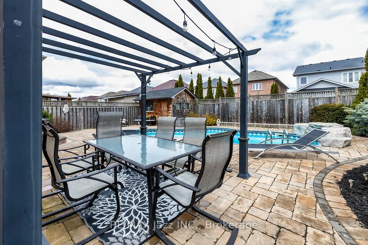 Photo 42 of 174 Southfield Avenue, Clarington, Courtice — HOMEH
