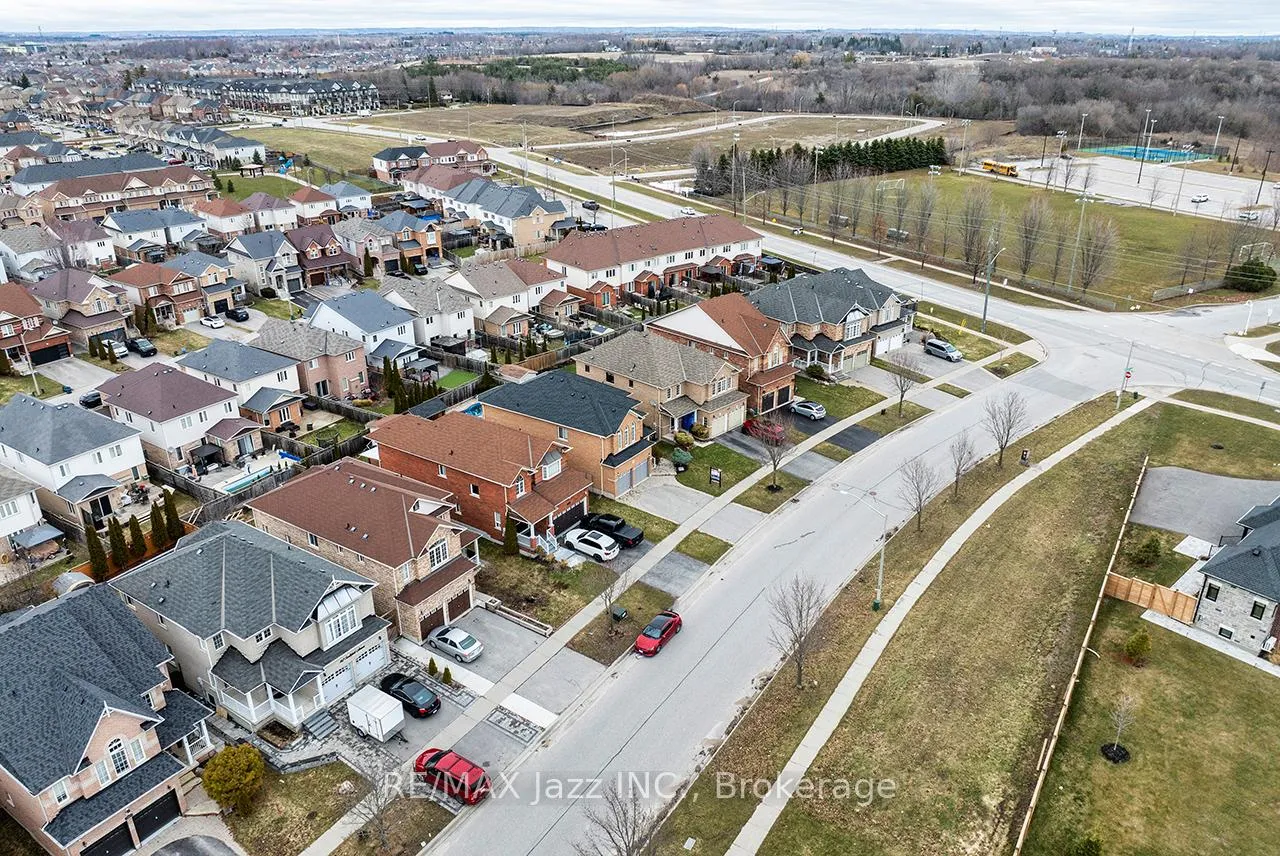 Photo 45 of 174 Southfield Avenue, Clarington, Courtice — HOMEH