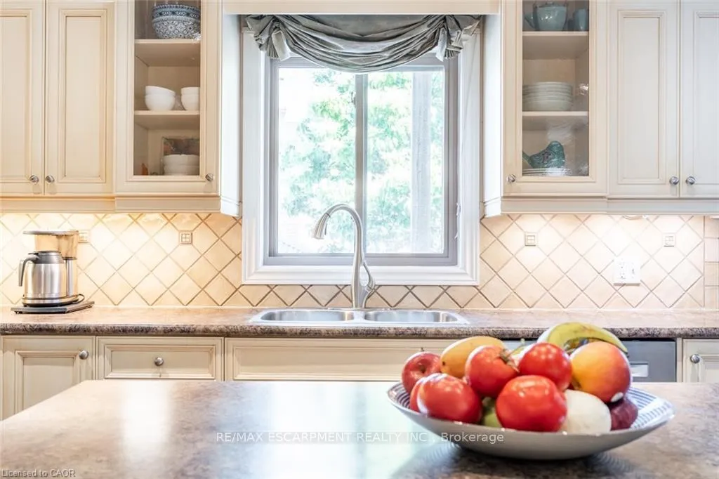 Photo 9 of 2338 Norland Drive, Burlington, Orchard — HOMEH