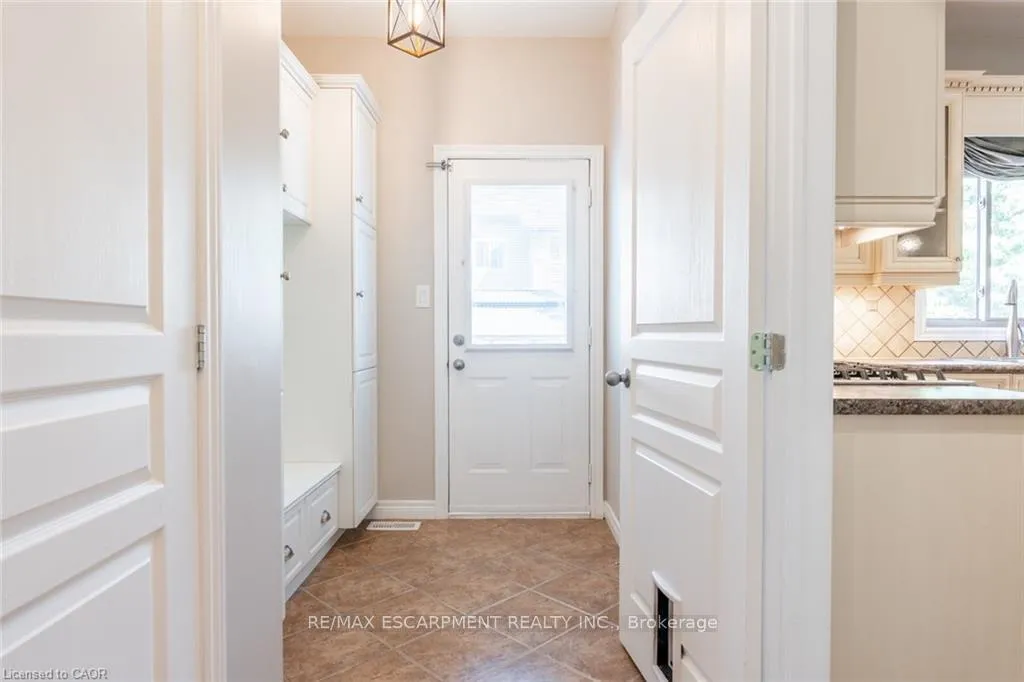Photo 10 of 2338 Norland Drive, Burlington, Orchard — HOMEH