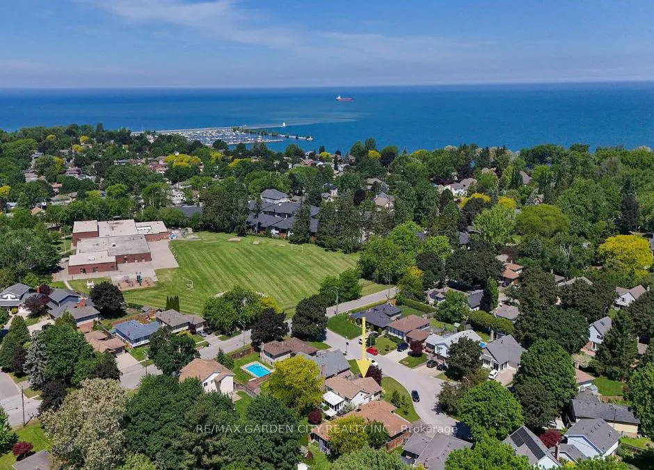 Photo 1 of 6 Barbara Place, St. Catharines, Lakeshore — HOMEH