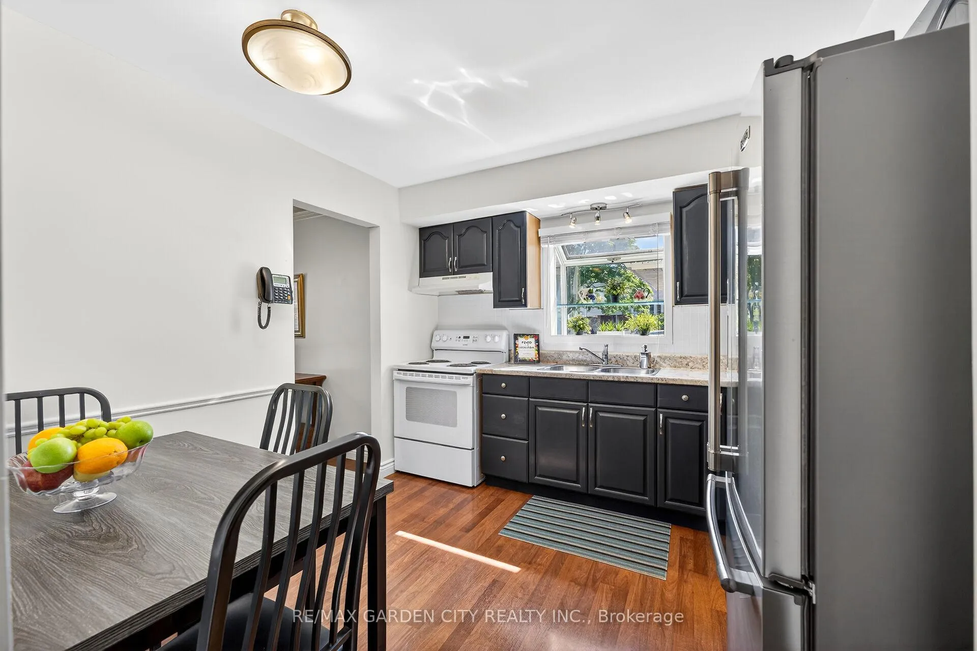 Photo 12 of 6 Barbara Place, St. Catharines, Lakeshore — HOMEH
