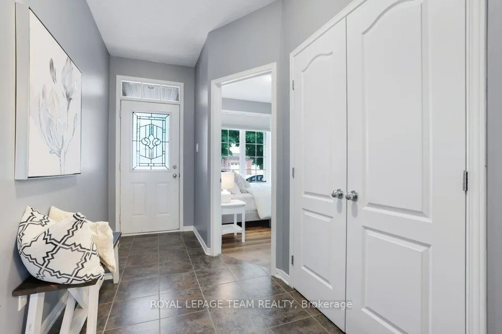 Photo 4 of 556 Dalewood Crescent, Ottawa, Stittsville (South) — HOMEH