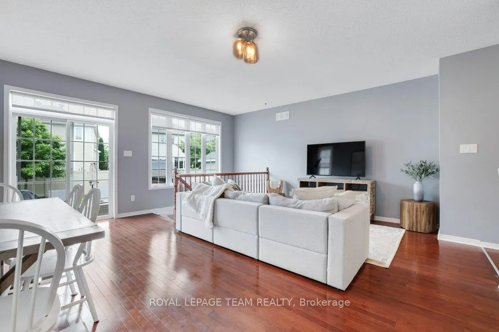Photo 10 of 556 Dalewood Crescent, Ottawa, Stittsville (South) — HOMEH