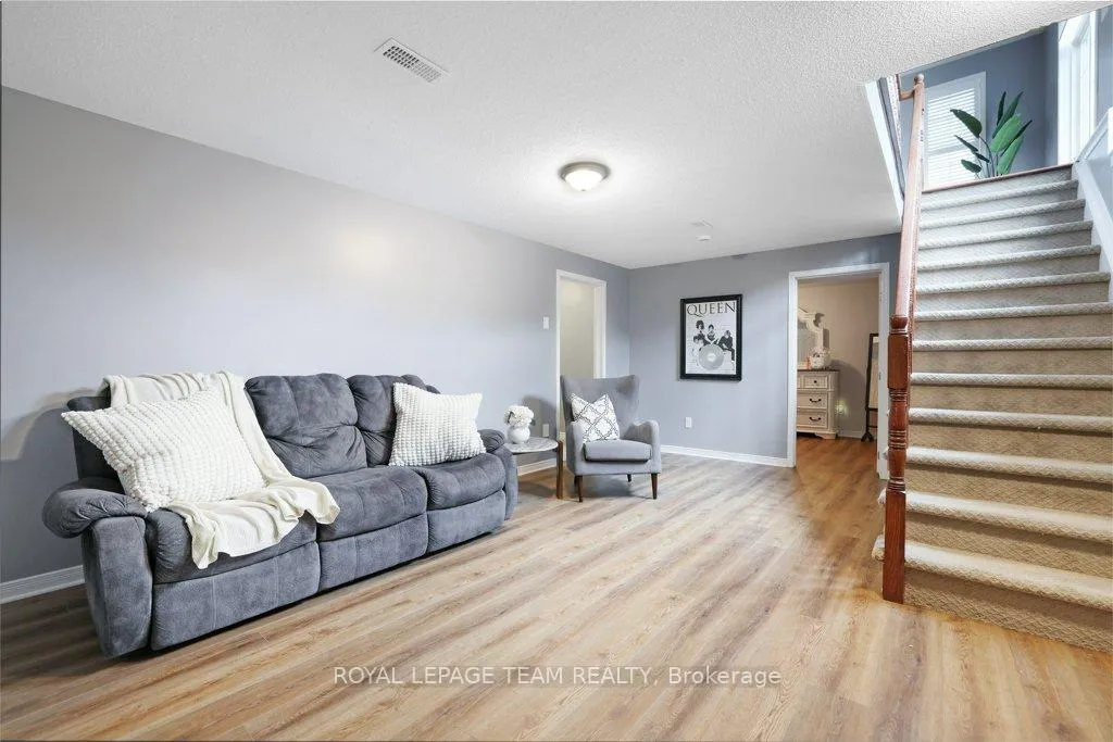 Photo 19 of 556 Dalewood Crescent, Ottawa, Stittsville (South) — HOMEH