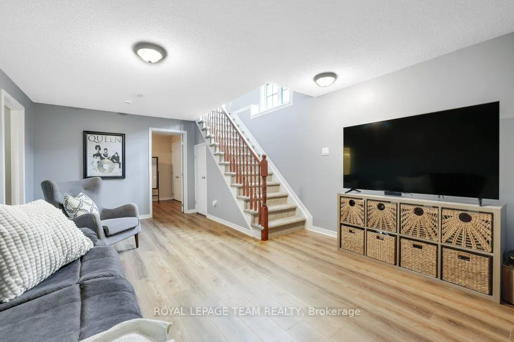 Photo 20 of 556 Dalewood Crescent, Ottawa, Stittsville (South) — HOMEH