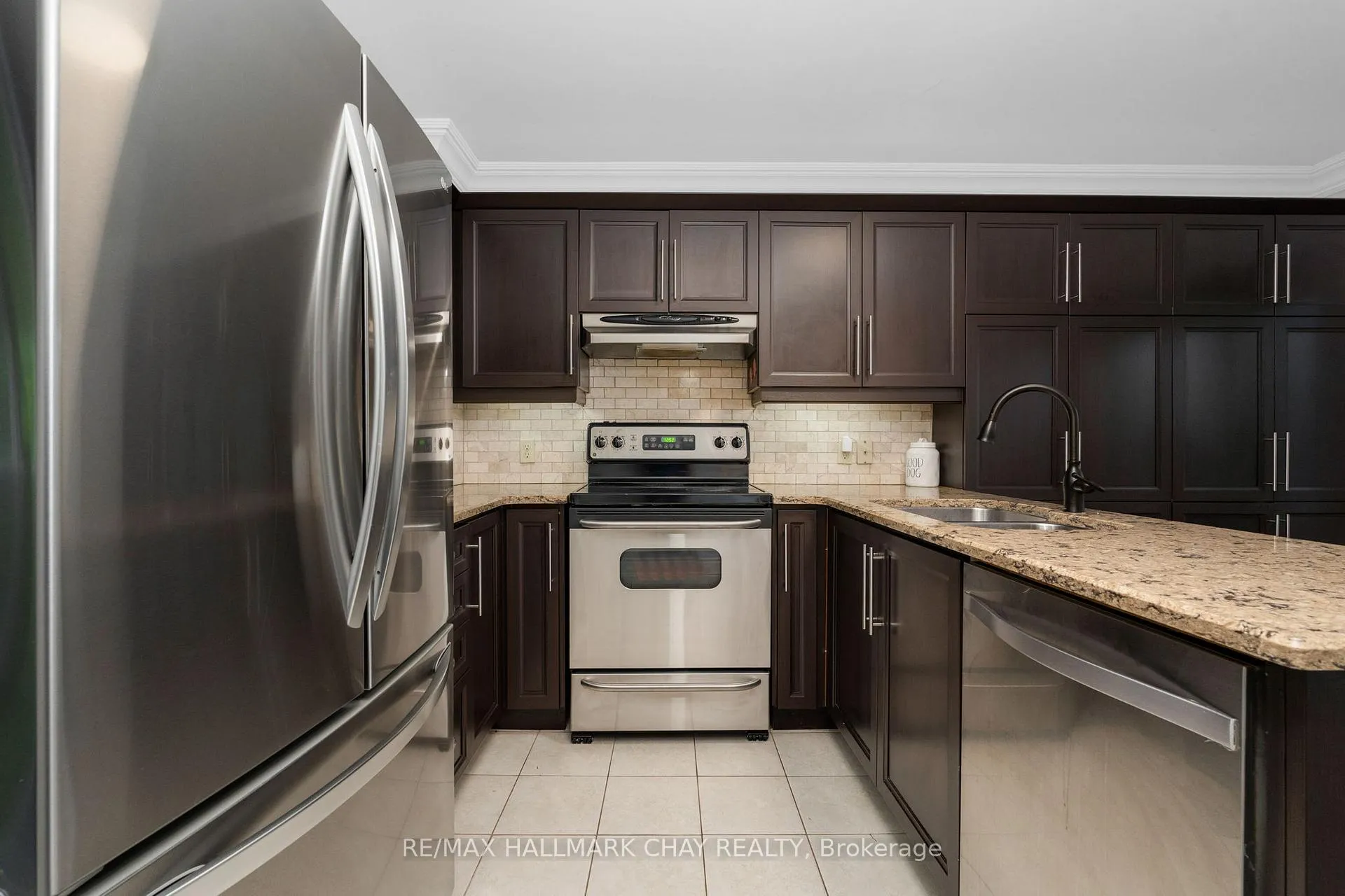 Photo 7 of 16 Columbia Road, Barrie, Holly — HOMEH