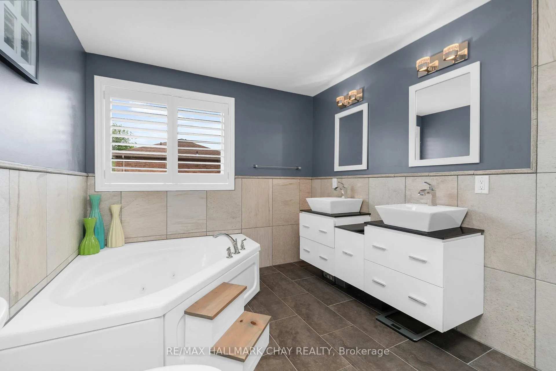 Photo 25 of 16 Columbia Road, Barrie, Holly — HOMEH
