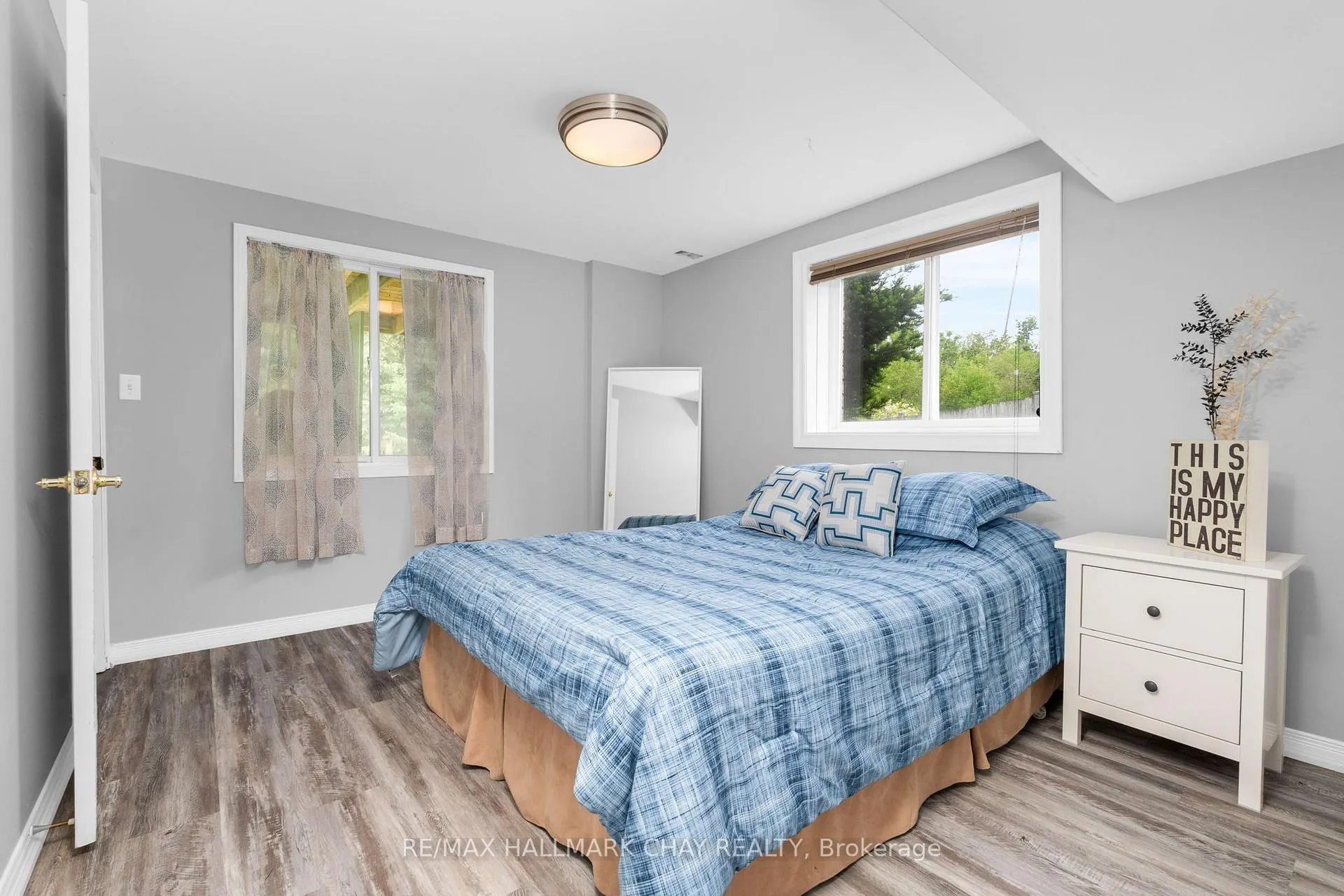 Photo 31 of 16 Columbia Road, Barrie, Holly — HOMEH
