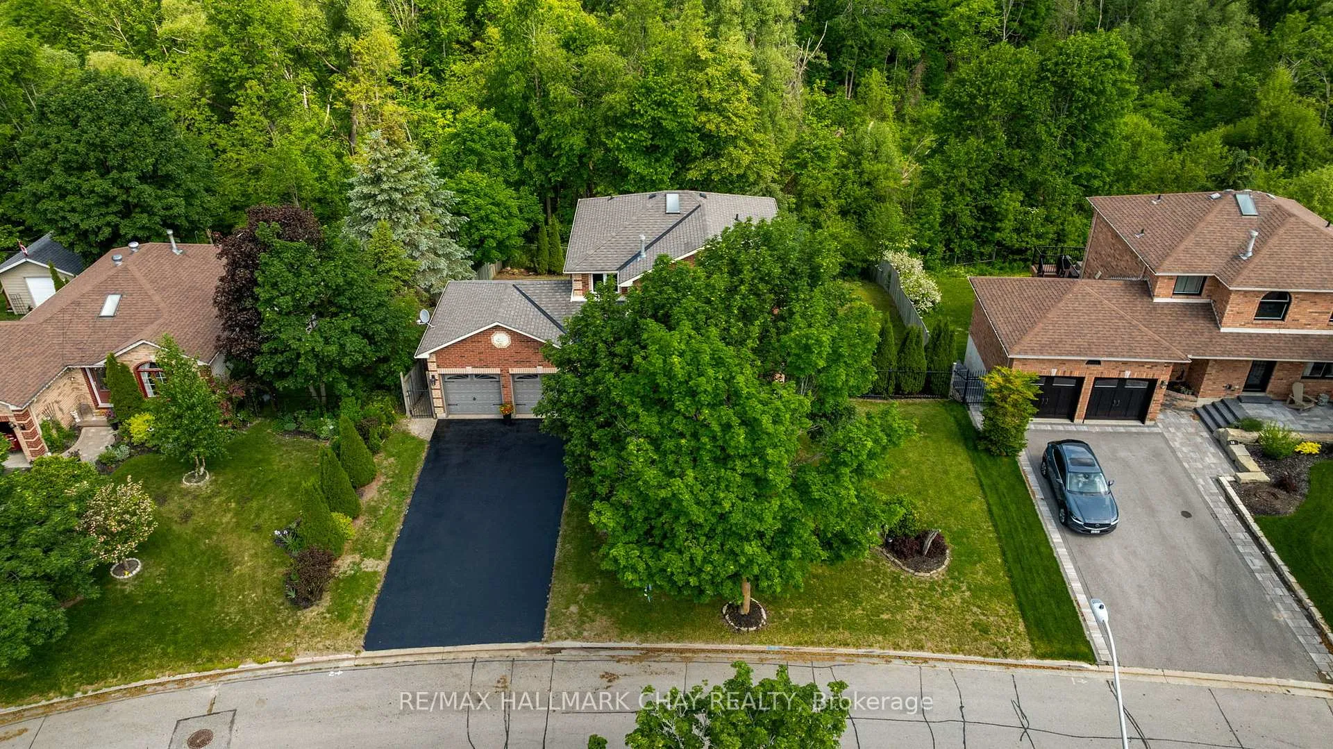 Photo 42 of 16 Columbia Road, Barrie, Holly — HOMEH
