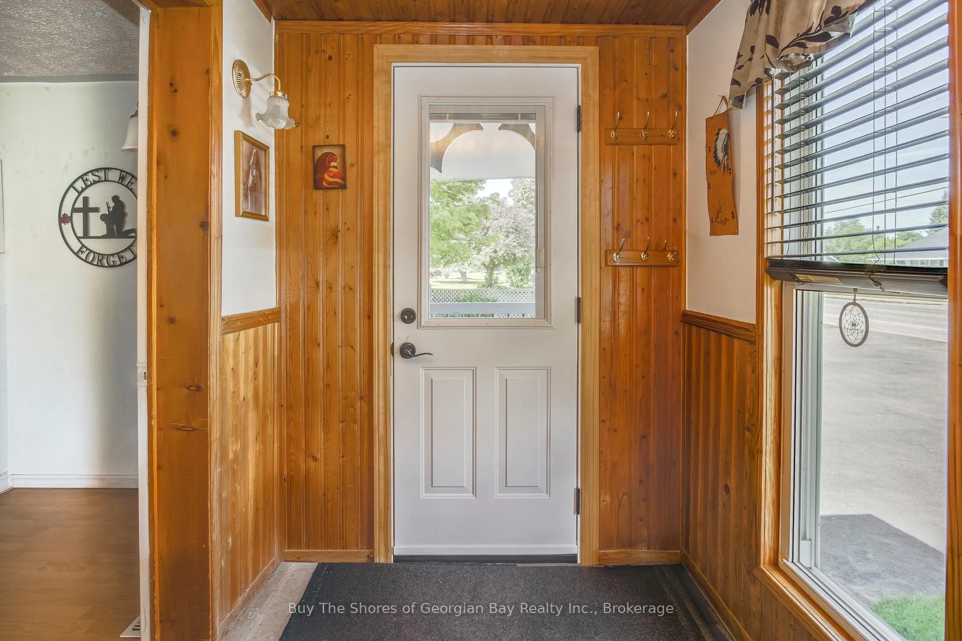 Photo 4 of 17 Balm Beach Road E, Tiny, Perkinsfield — HOMEH