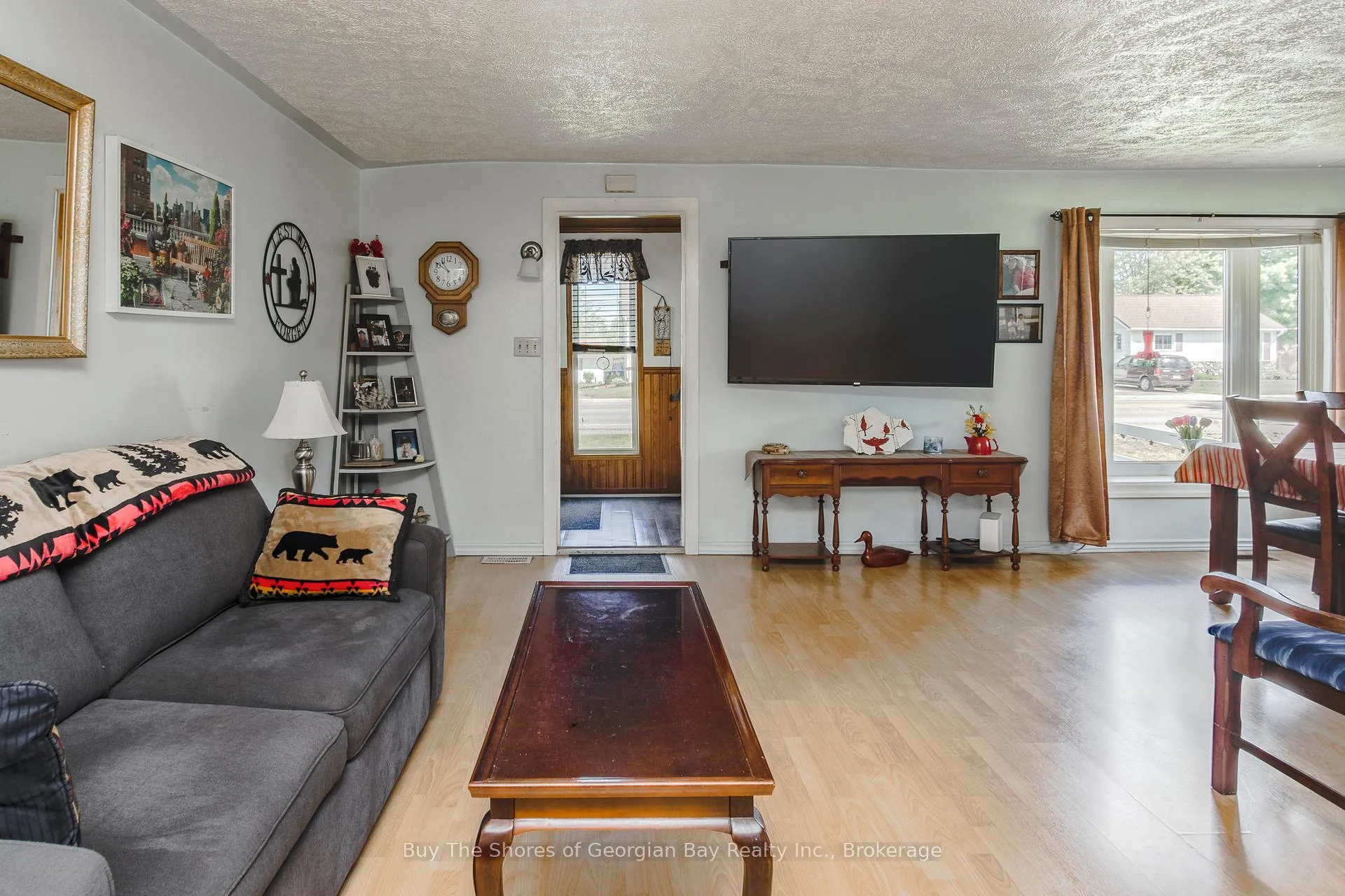 Photo 8 of 17 Balm Beach Road E, Tiny, Perkinsfield — HOMEH