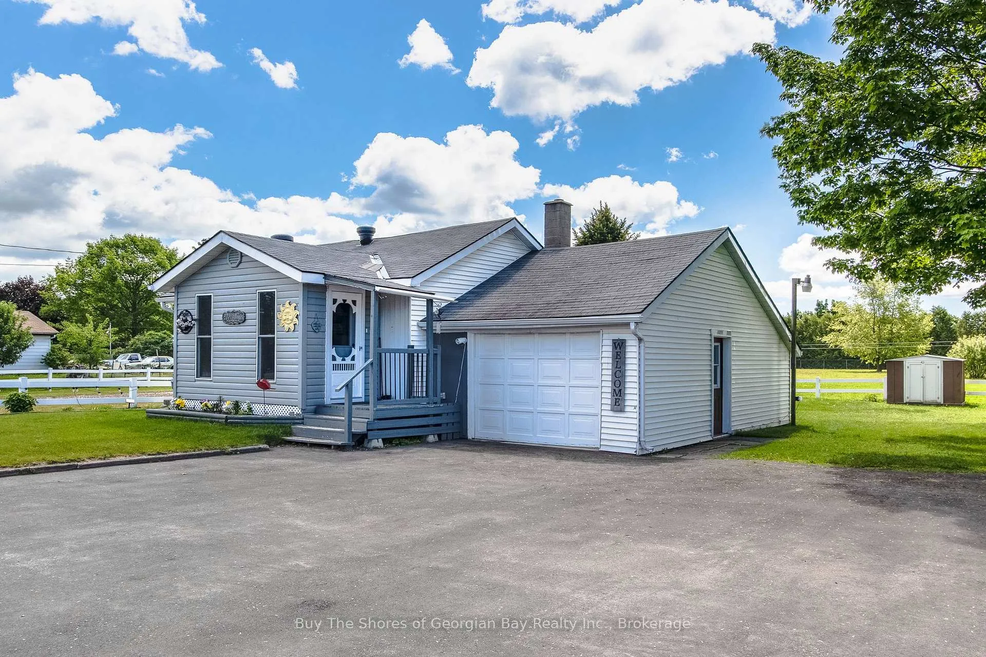Photo 24 of 17 Balm Beach Road E, Tiny, Perkinsfield — HOMEH