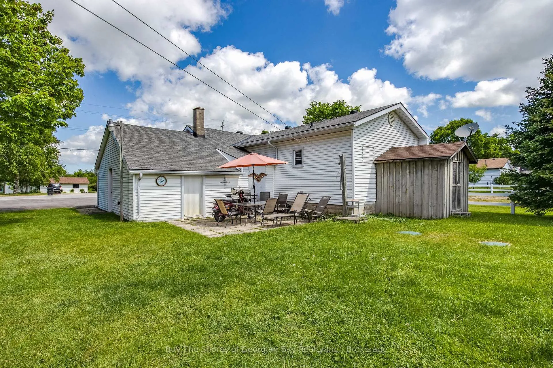 Photo 26 of 17 Balm Beach Road E, Tiny, Perkinsfield — HOMEH