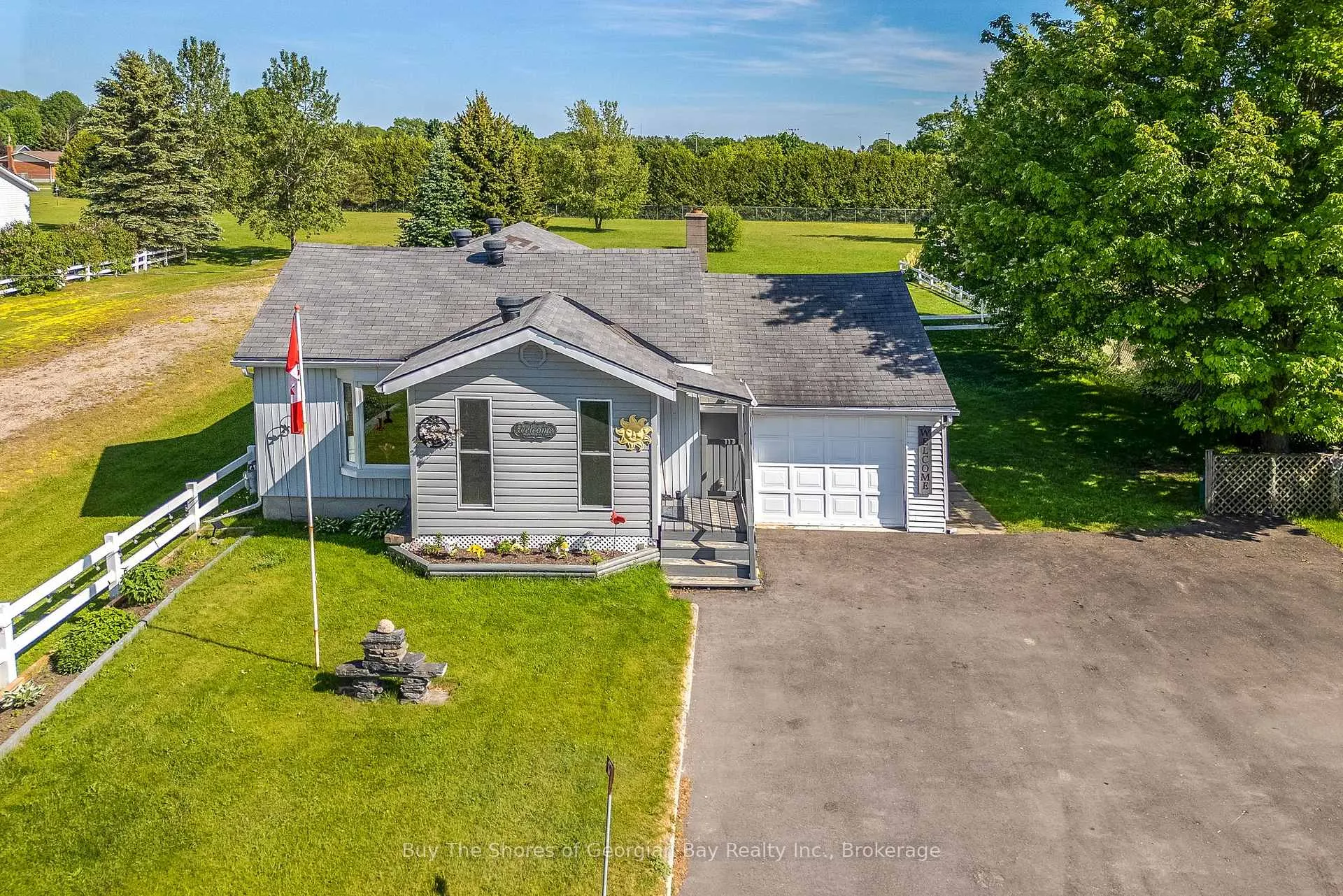 Photo 29 of 17 Balm Beach Road E, Tiny, Perkinsfield — HOMEH