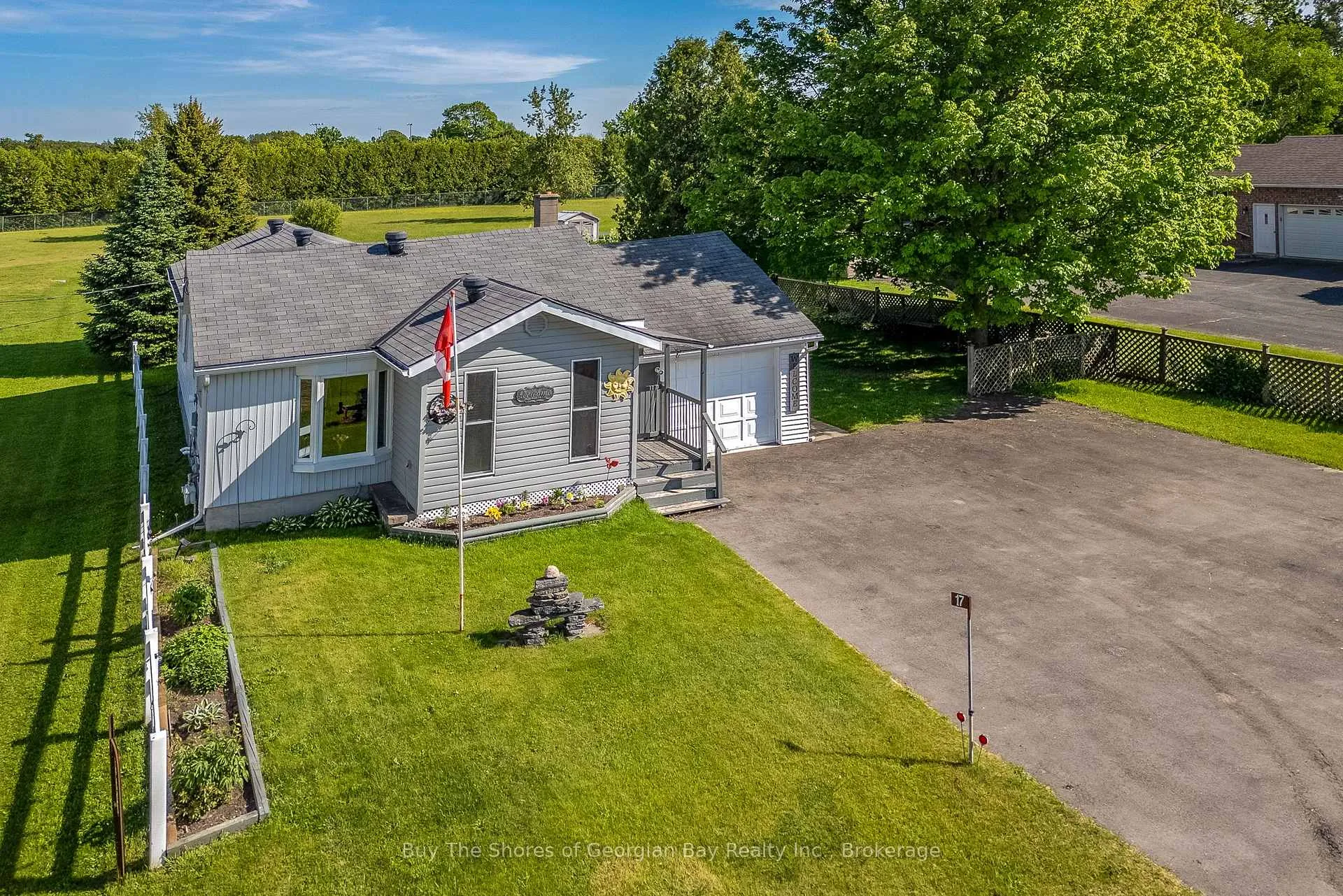 Photo 30 of 17 Balm Beach Road E, Tiny, Perkinsfield — HOMEH