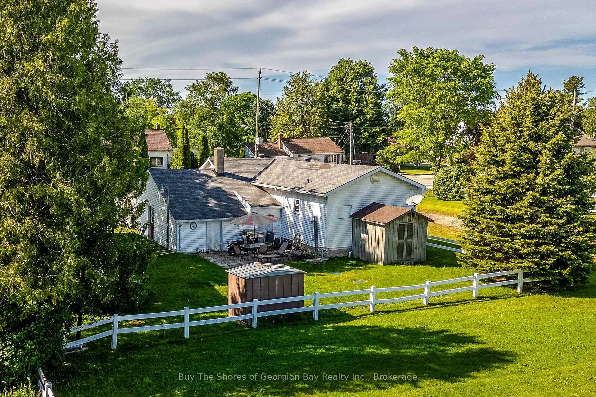 Photo 31 of 17 Balm Beach Road E, Tiny, Perkinsfield — HOMEH