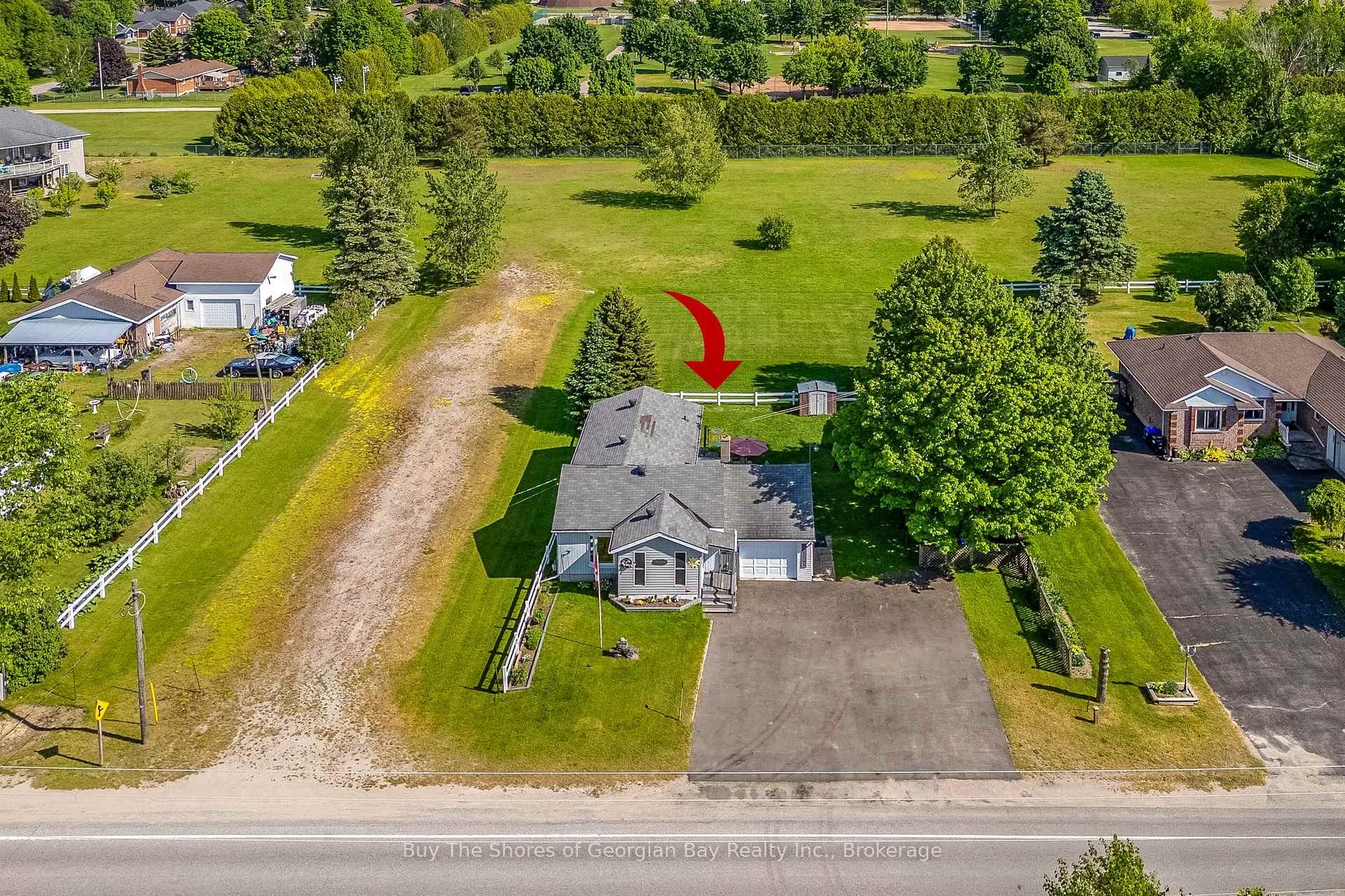 Photo 34 of 17 Balm Beach Road E, Tiny, Perkinsfield — HOMEH
