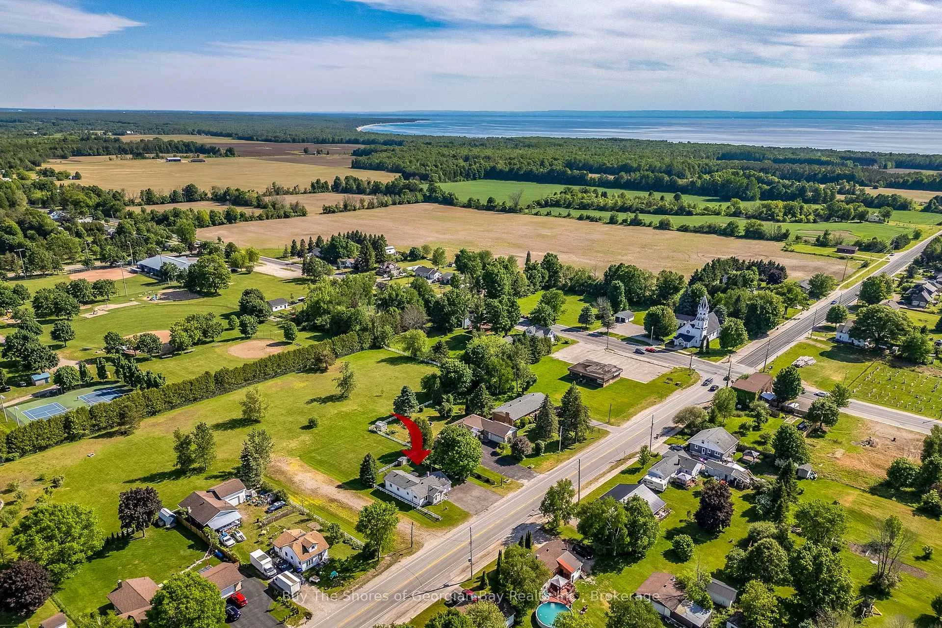 Photo 36 of 17 Balm Beach Road E, Tiny, Perkinsfield — HOMEH
