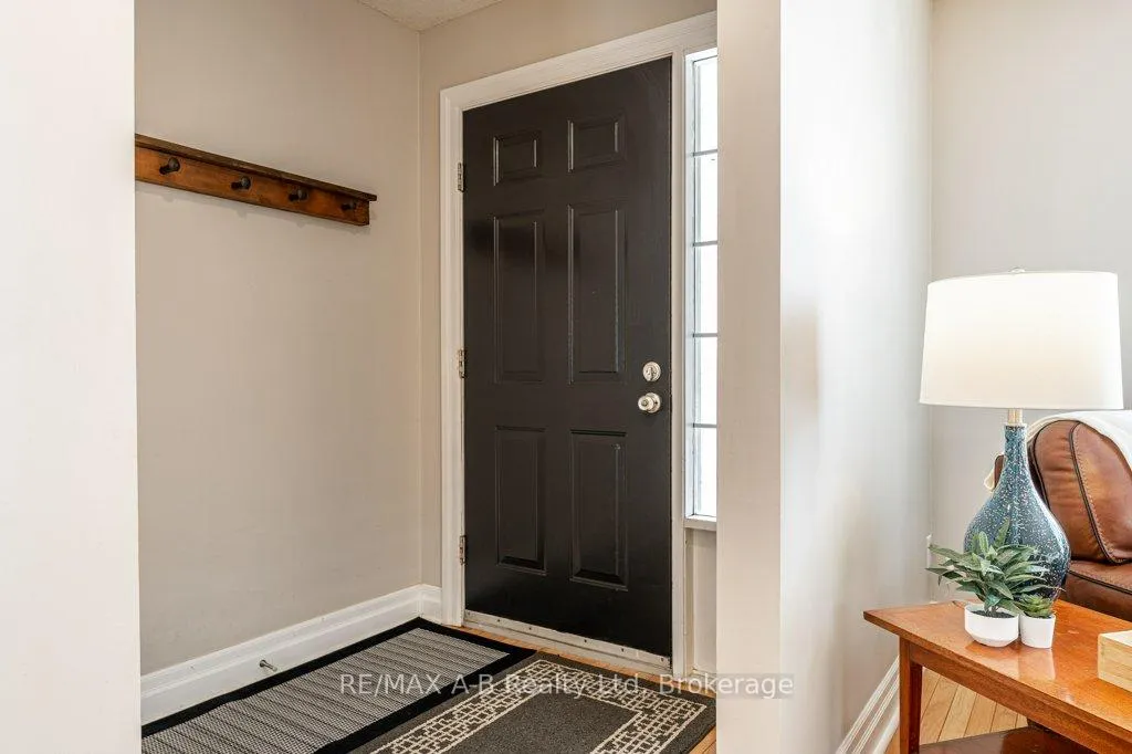Photo 5 of 86 Freeland Drive, Stratford — HOMEH