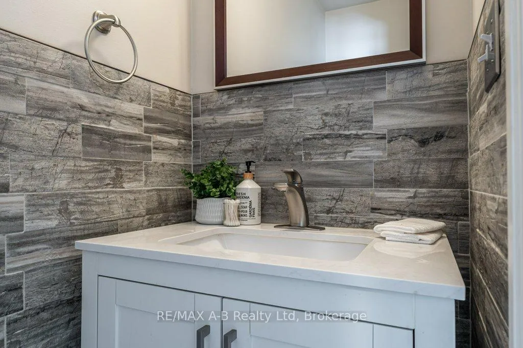 Photo 10 of 86 Freeland Drive, Stratford — HOMEH