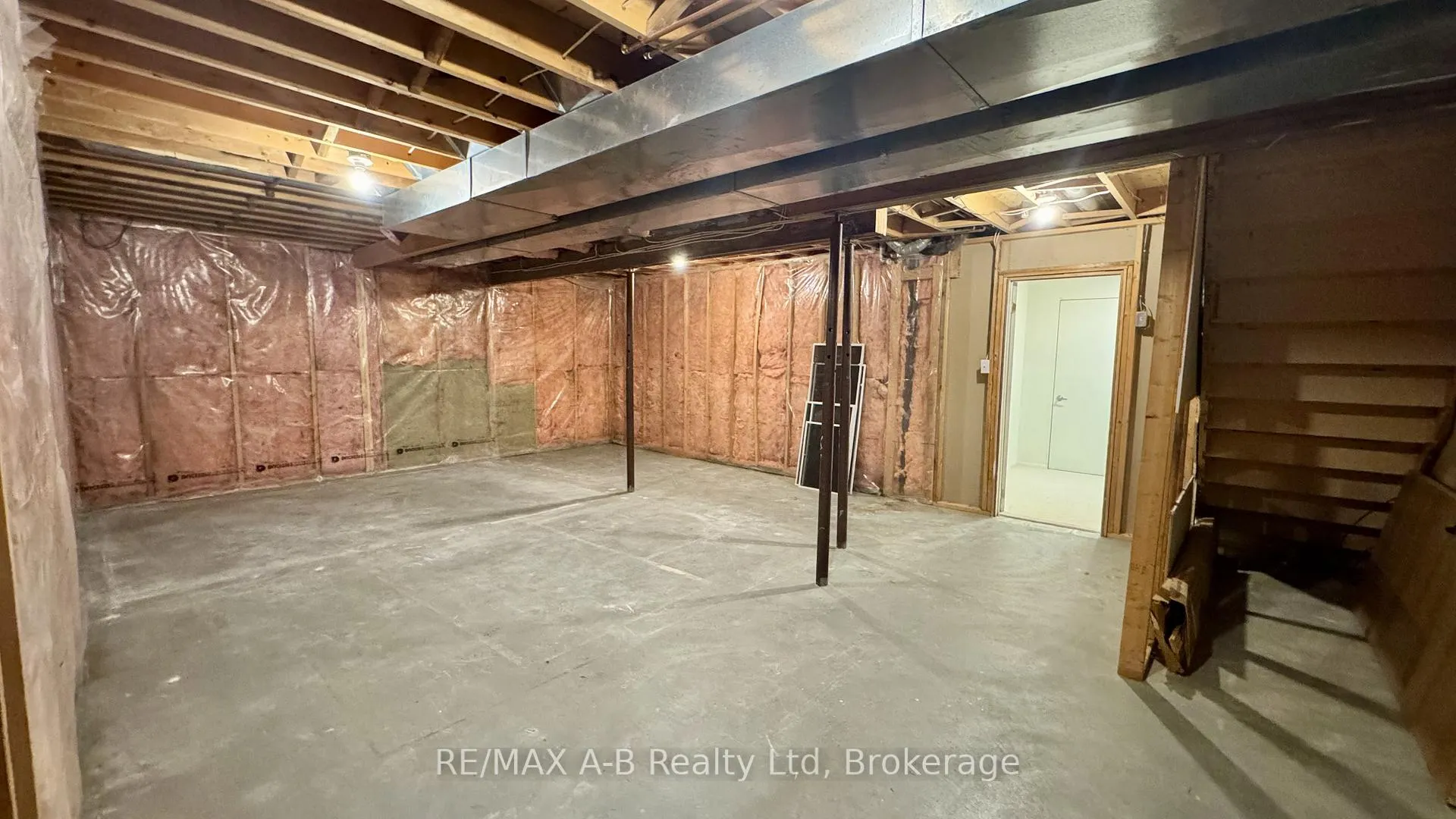 Photo 40 of 86 Freeland Drive, Stratford — HOMEH
