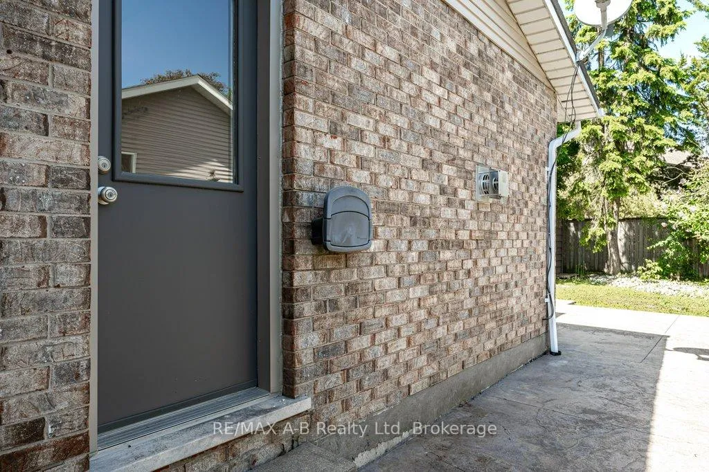 Photo 42 of 86 Freeland Drive, Stratford — HOMEH