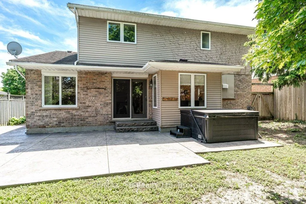 Photo 44 of 86 Freeland Drive, Stratford — HOMEH