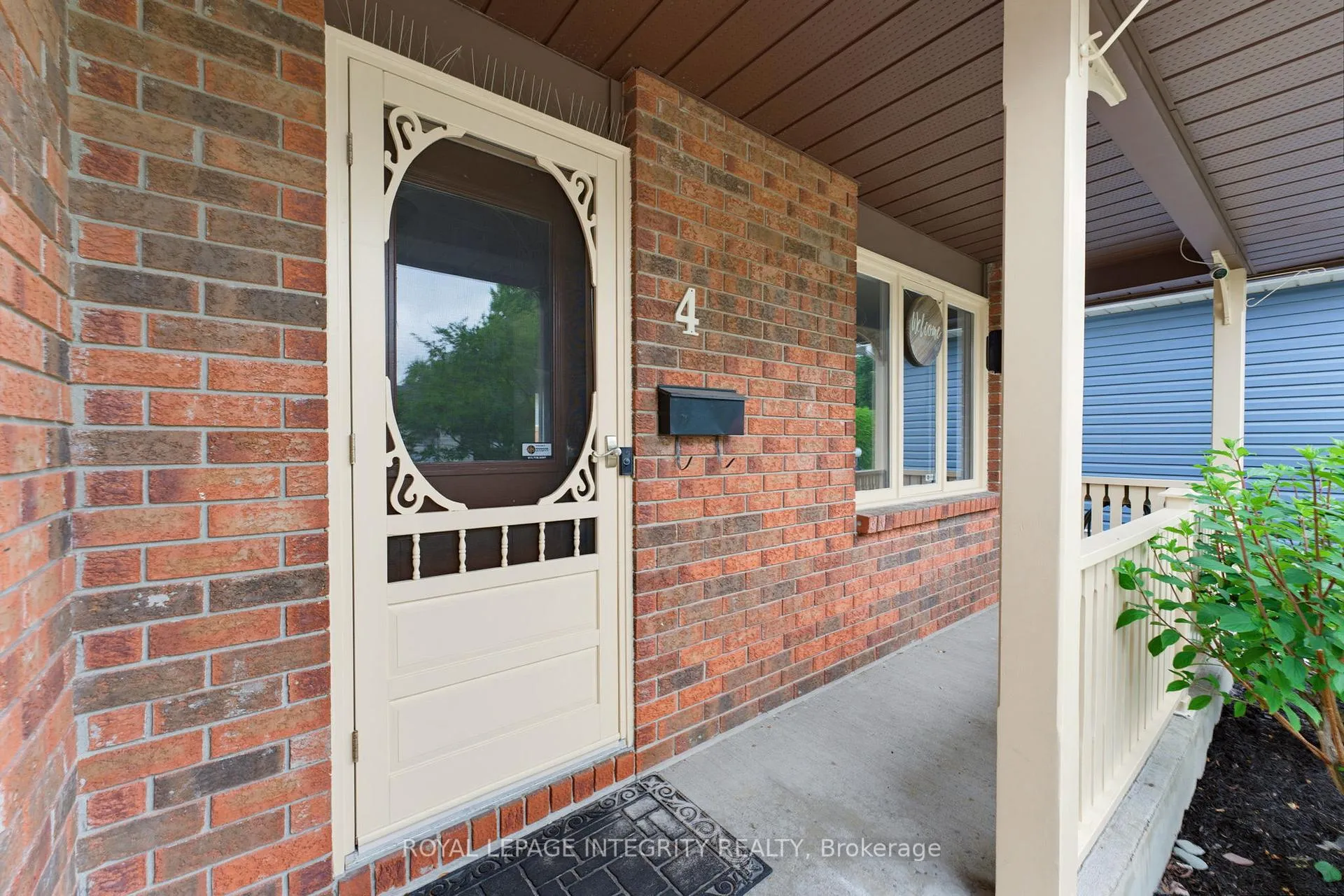Photo 4 of 4 Adele Crescent, Ottawa, Barrhaven - Heritage Park — HOMEH
