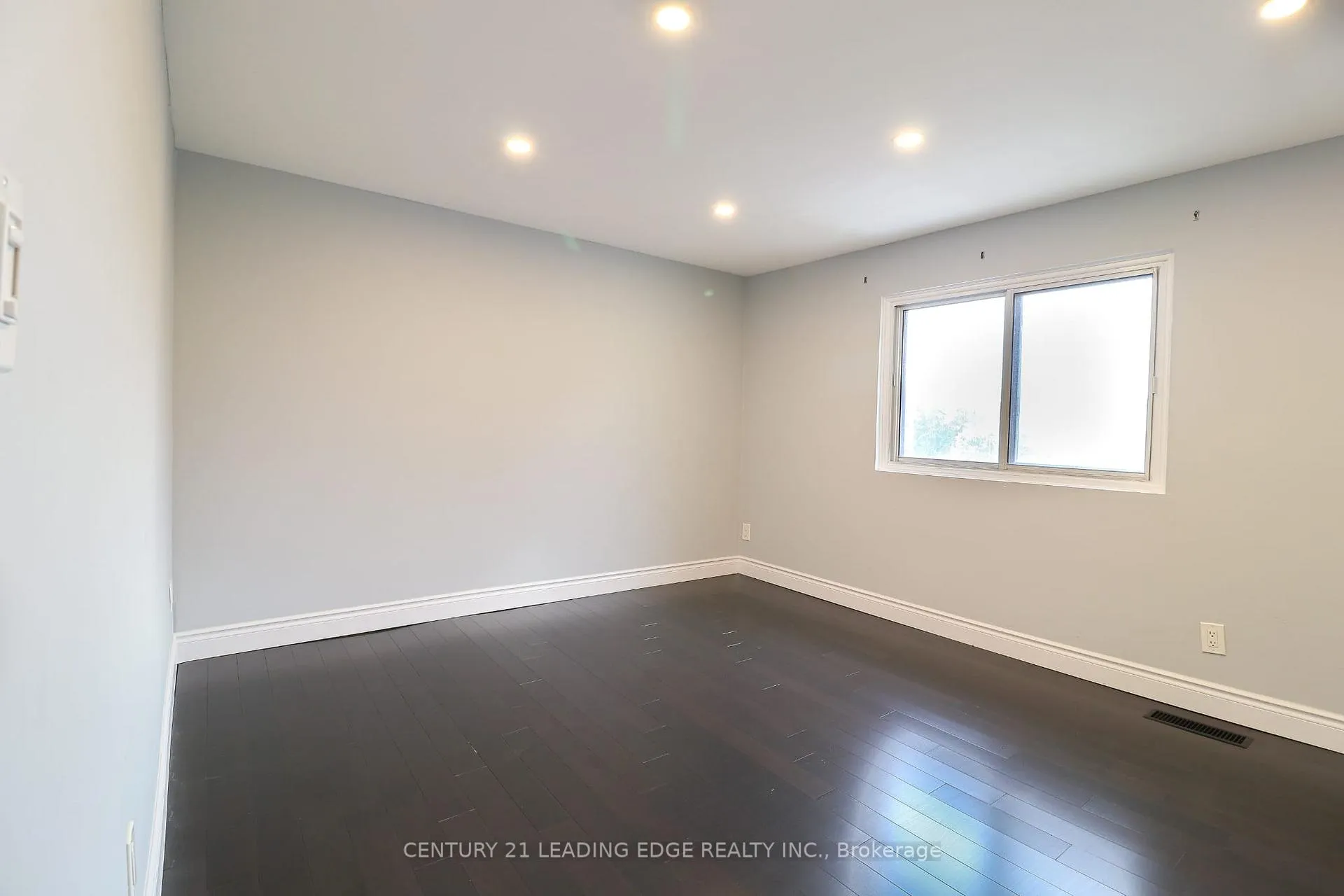 Photo 11 of Unit 2, 2 Carleton Place, Brampton, Bramalea West Industrial — HOMEH