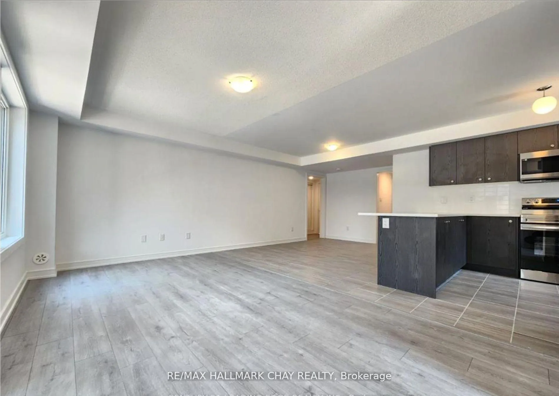 Photo 4 of 86 Appletree Lane, Barrie, Innis-Shore — HOMEH
