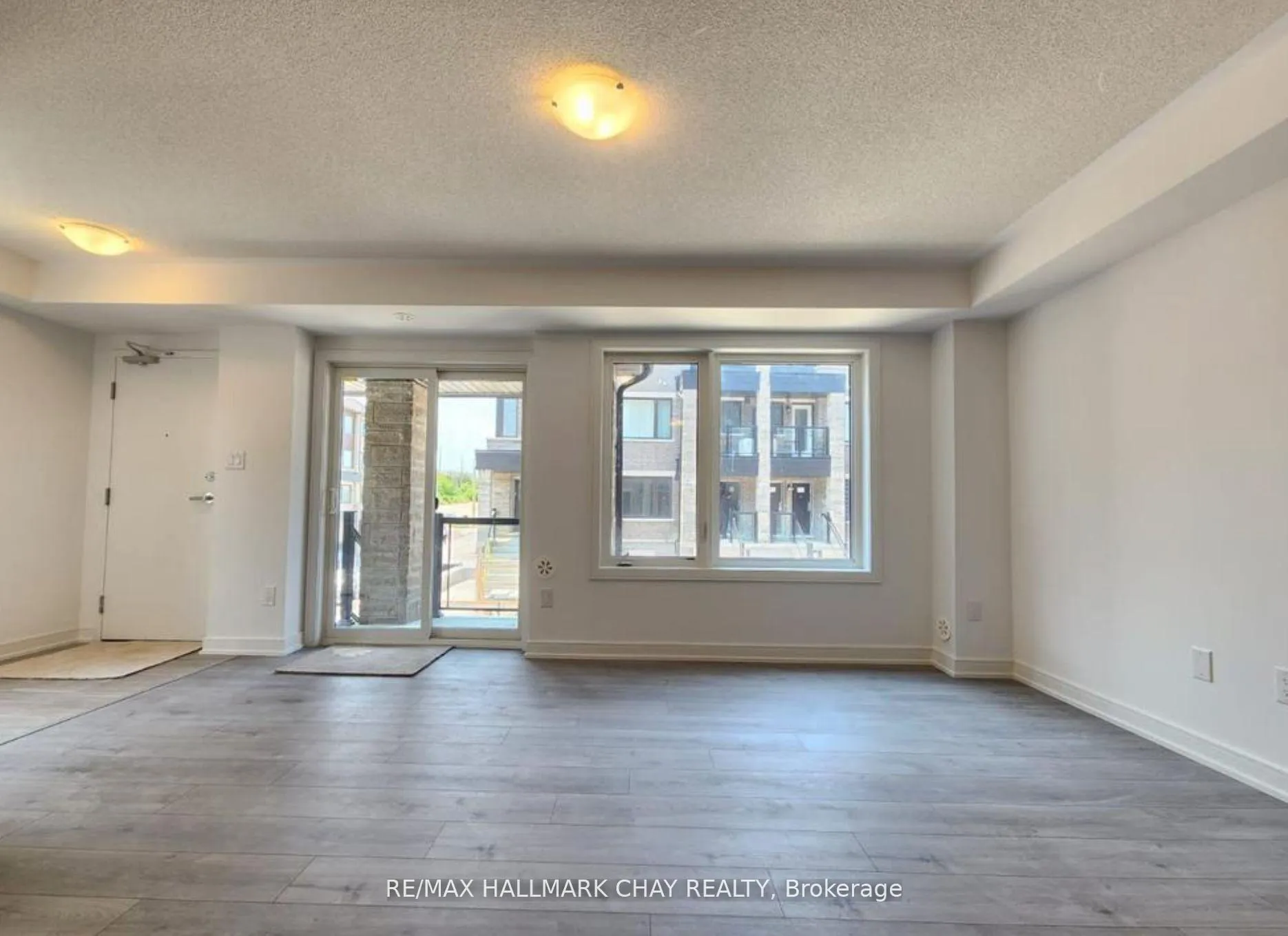 Photo 8 of 86 Appletree Lane, Barrie, Innis-Shore — HOMEH